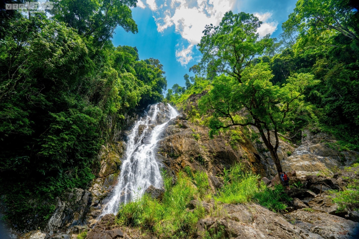 The pristine beauty of the majestic waterfall offers a beautiful background for many tourists who come to snap photos.