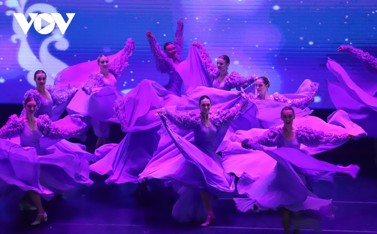 The introduction of Russia’s cultural and artistic features in Vietnam through art performances is expected to actively contribute to the overall development of the comprehensive strategic partnership that exists between the two countries.