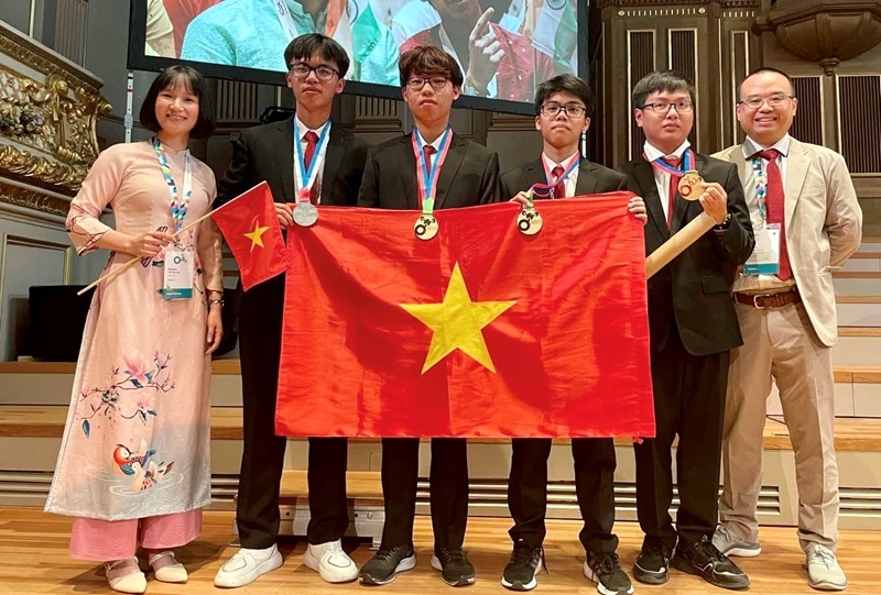 All four Vietnamese students win medals at the 55th International Chemistry Olympiad (IChO) 2023 in Switzerland  (Photo:  Ministry of Education and Training)