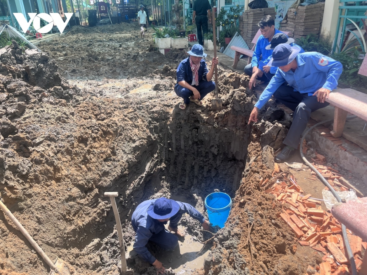 14 sets of martyr remains are found under preschool foundation by search team K90 of the Military Region 9.