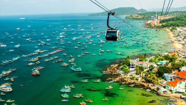 Cable car on Phu Quoc island. (Photo: Pavel Szabo/Alamy Stock)