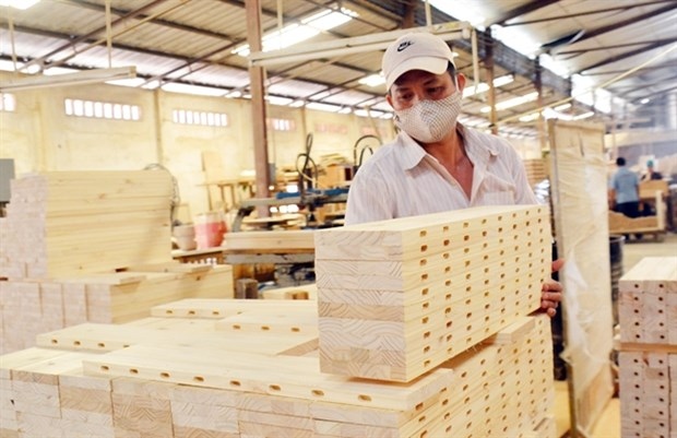 Wooden products of Vietnam, including those for export, are at risk of facing trade remedy investigations in foreign countries and territories. (Photo: tapchicongthuong.vn)