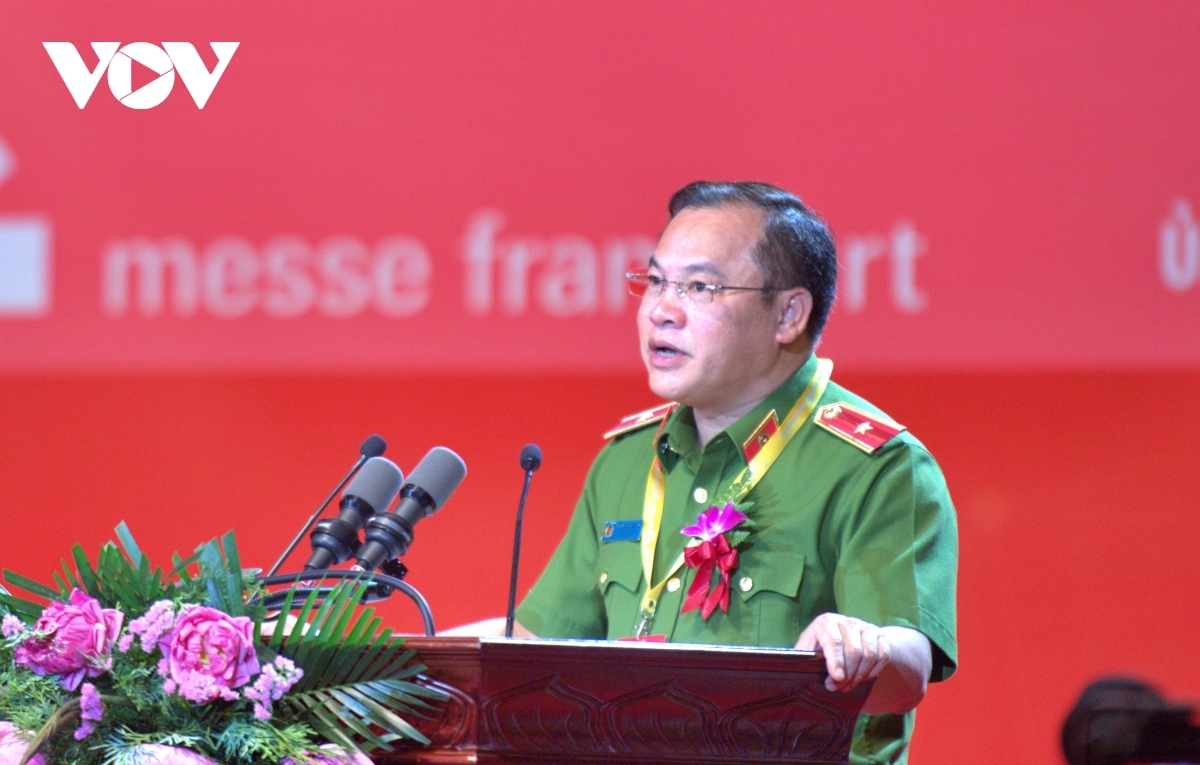 Deputy Minister of Public Security Major General Nguyen Van Long addresses the event