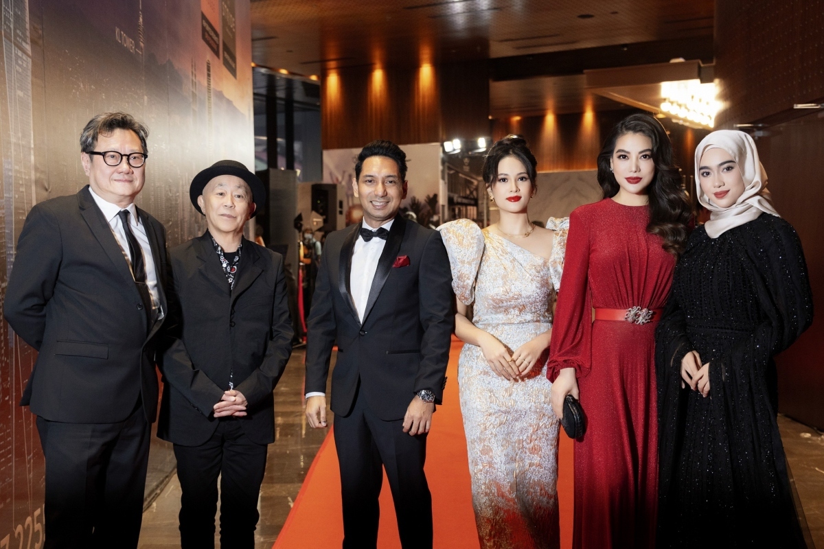 Truong Ngoc Anh (second from right) judges Malaysia International Film Festival.