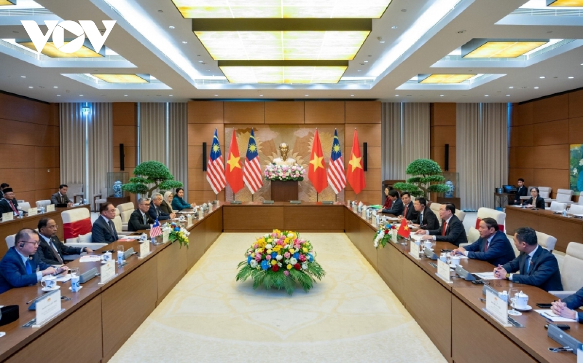 The two sides exchange views on bilateral cooperation, as well as regional and international issues of mutual concern.