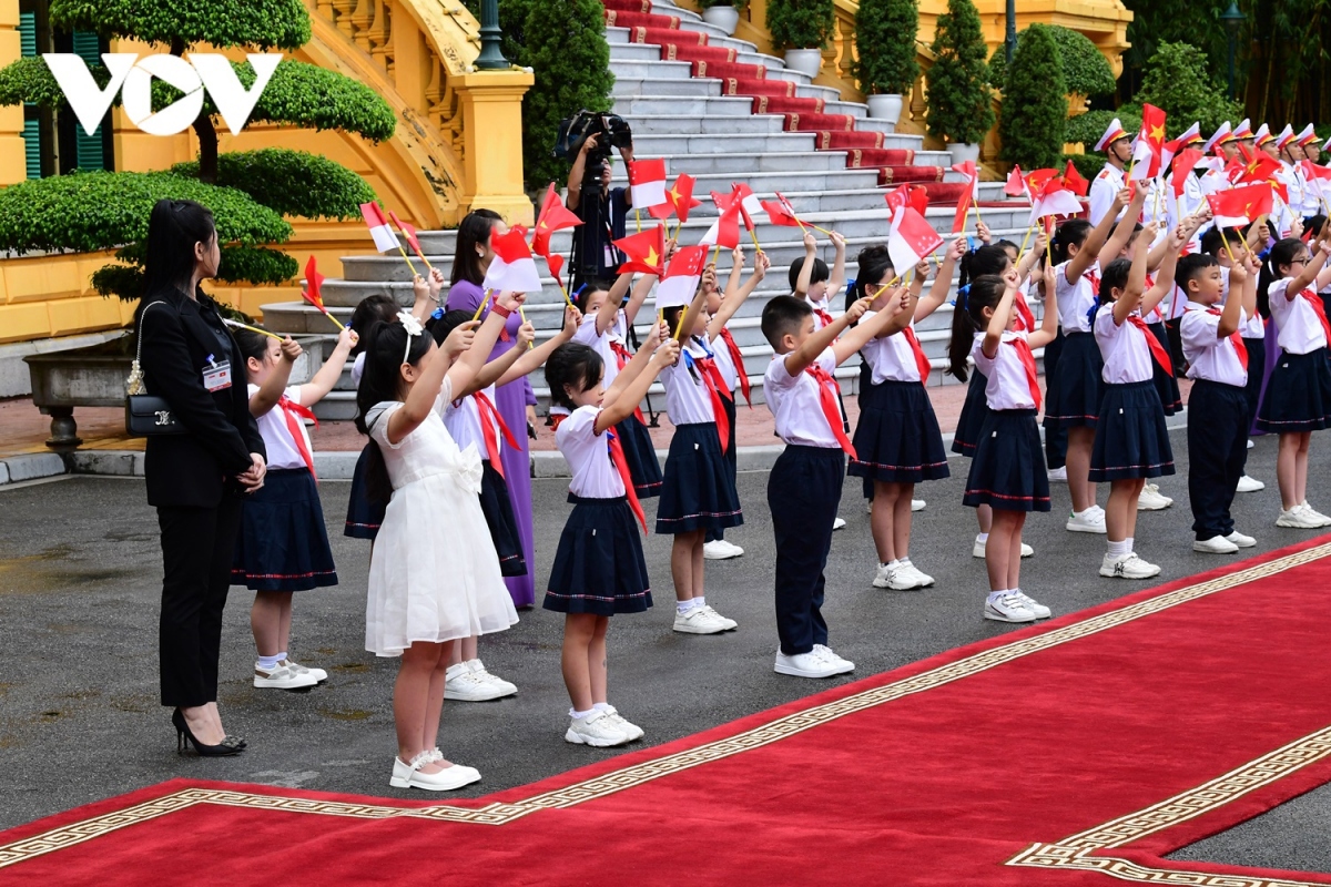 The Vietnam - Singapore Industrial Park (VSIP) model is a success story in economic cooperation between the two countries. Twelve such VSIPs have been established across Vietnam and the two countries have agreed to raise the number to 15 in the coming years.