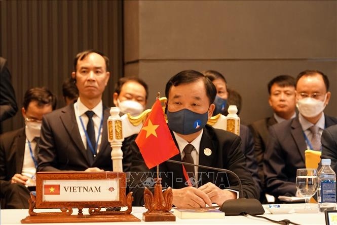 Sen, Lieut. Gen. Hoang Xuan Chien, Vietnamese deputy defence minister, attends the ASEAN Defense Senior Officials Meeting in Jakarta, Indonesia, August 2. (Photo: VNA)