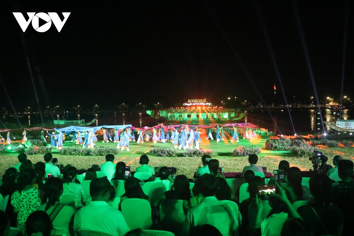 The Ao Dai show is part of the Hue Festival 2023, attracting crowds of both locals and tourists.