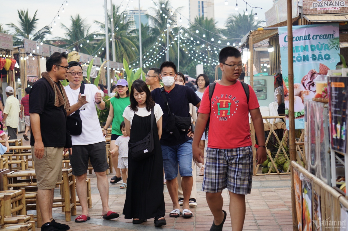 The highlight of the festival is a cuisine space which runs from 4 p.m. to 10:30 p.m. each day at East Sea Park.