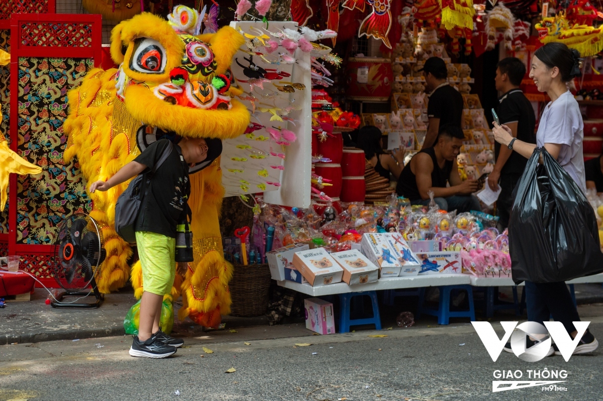 Lion dances are expected to bring a festive atmosphere to everyone during the festival.