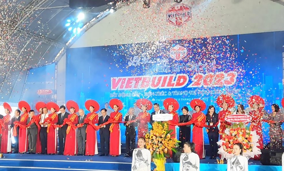 At the opening ceremony of Vietbuild 2023 (Photo: hanoimoi.vn)