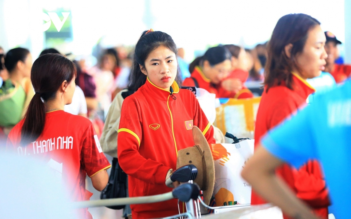 Thanh Nha has also attracted the interest of football clubs in France, Germany, and Thailand, although she has yet to make a decision.