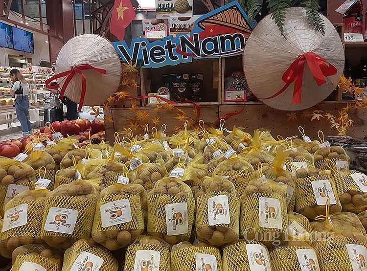 Vietnamese longans are on sale at Tops supermarket in Thailand from August 18. (Photo: Congthuong.vn)