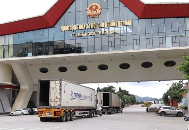 At Huu Nghi international border gate (Photo: VNA)