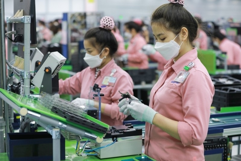 A production line of Samsung Electronics in Vietnam. (Photo: congthuong.vn)