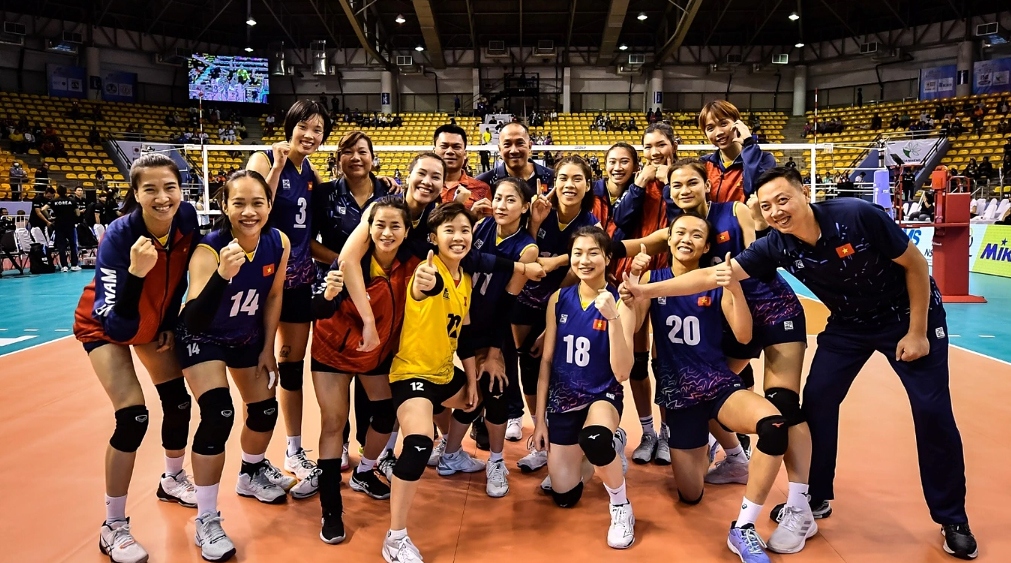 Vietnam make history after beating Australia and progressing to the semi-finals of the 2023 Asian Senior Women's Volleyball Championship underway in Thailand. (Photo: AVC