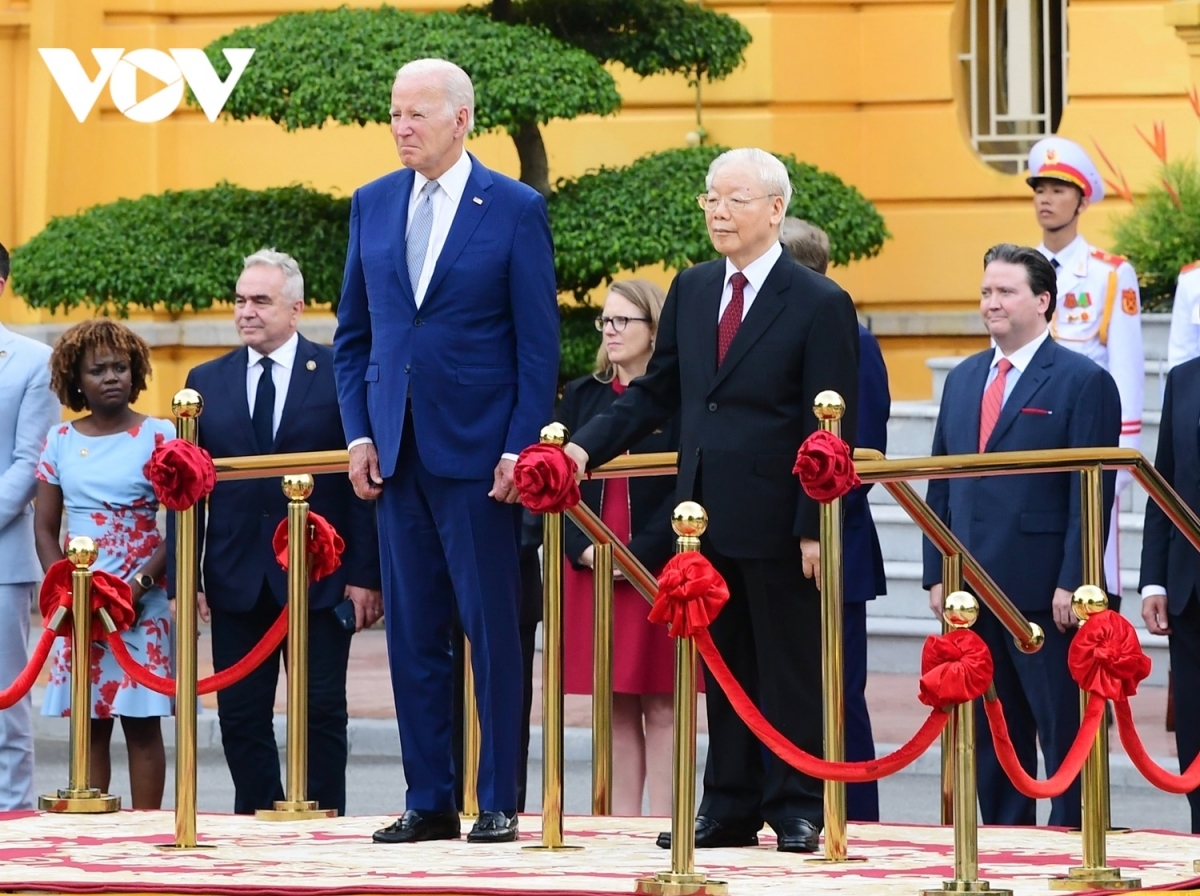 US President Joe Biden and General Secretary Nguyen Phu Trong at the official welcoming ceremony