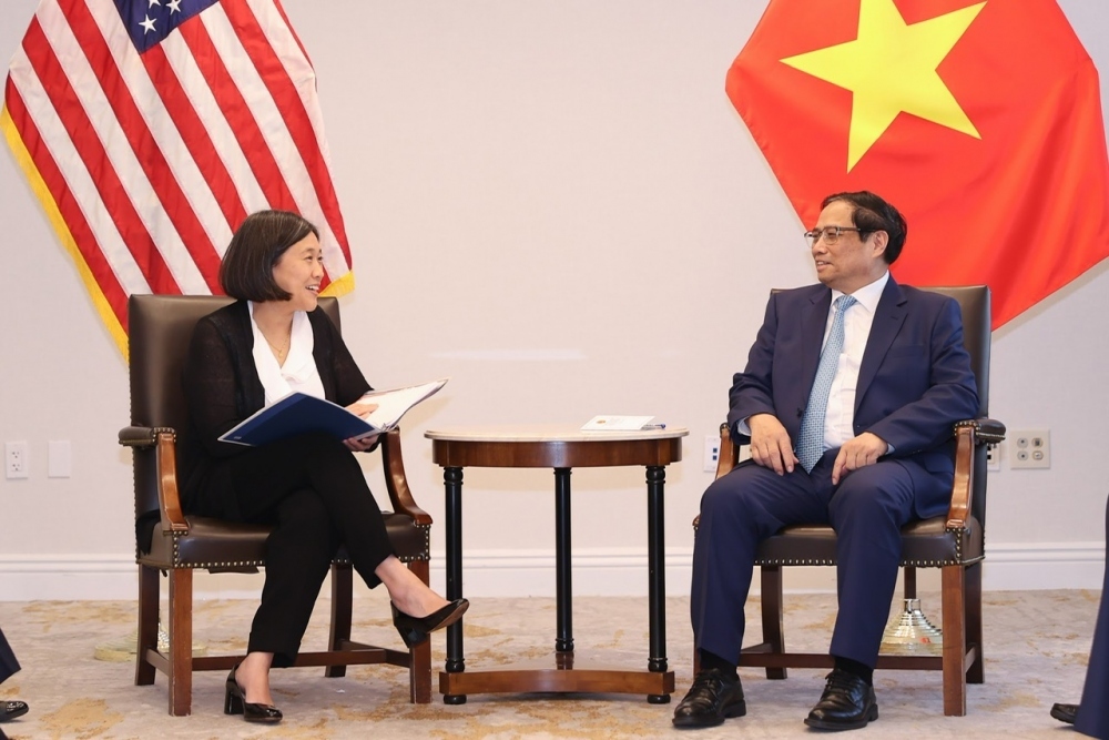 Vietnamese Prime Minister Pham Minh Chinh (R) meets US Trade Representative Katherine Tai in Washington DC on September 19, during his working trip to the US for the 78th UN General Assembly session.