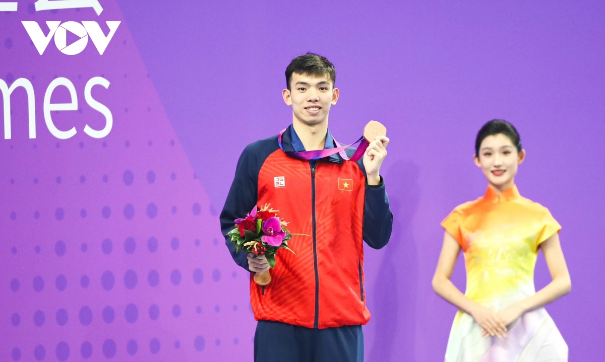 Vietnamese swimmer Nguyen Huy Hoang has won a bronze medal at ASIAD 2023 and a ticket to the 2024 Summer Olympics in Paris, France.
