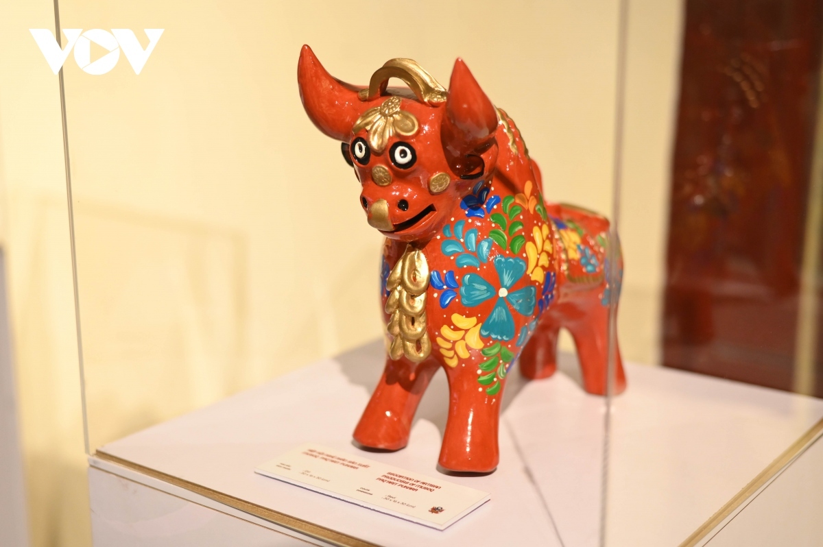 A handmade ceramic Pucara bull statue 