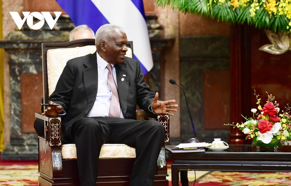 During his visit, Hernandez will offer flowers at the Fidel Castro Monument, visit the Vietnam - Cuba Friendship Hospital in Quang Binh province, and meet with local leaders.