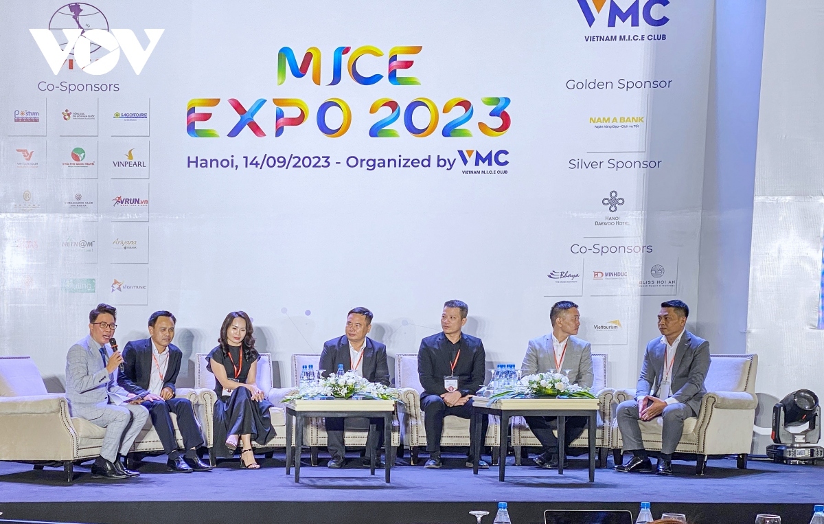 Delegates share their viewpoints during the talk on MICE tourism