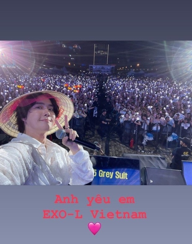 He has also uploaded an image of him posing on the stage alongside local fans