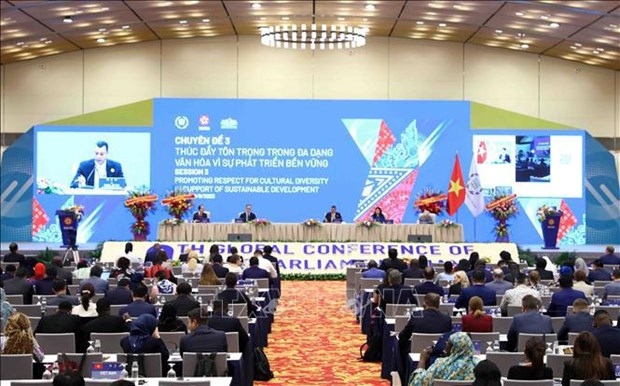 An overview of the third session on promoting respect for cultural diversity in support of sustainable development. (Photo: VNA)