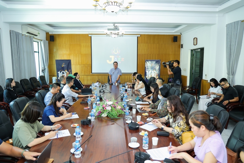 Assoc. Prof. Dr. Tuan, director of the VNAM speaks at a press conference in Hanoi on September 25