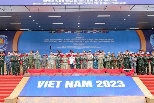 At the opening ceremony of the competency evaluation programme for prospective UN peacekeepers  (Photo: VNA)