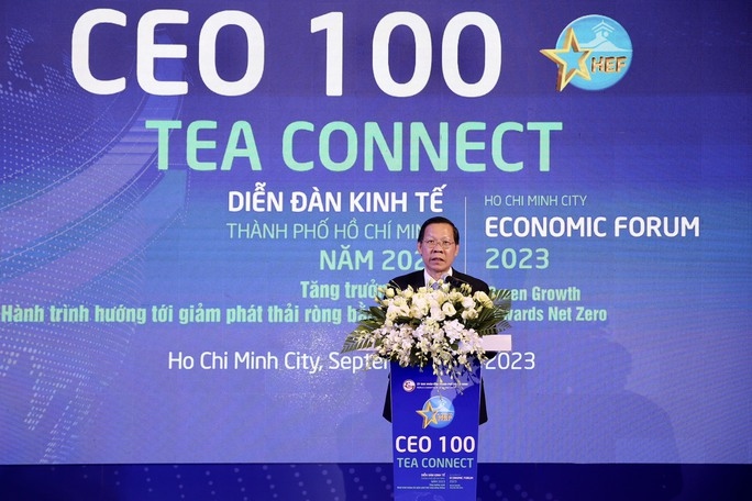 Phan Van Mai, chairman of Ho Chi Minh City People's Committee, addresses the event (Photo: nld.com.vn)