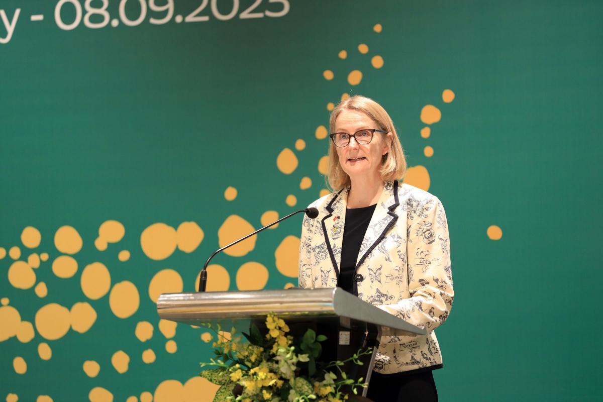 Sarah Hooper, Australian Consul-General in Ho Chi Minh City, addresses the event