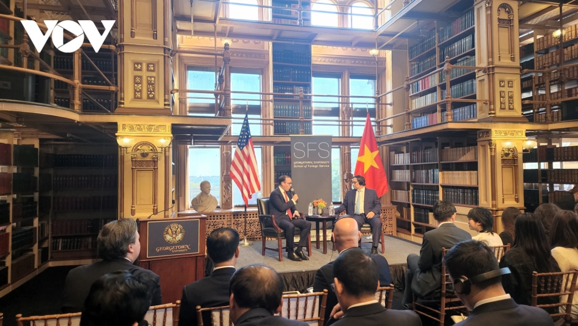 Prime Minister Pham Minh Chinh talks about the foreign policy of Vietnam at Georgetown University in Washington DC during his stay in the US
