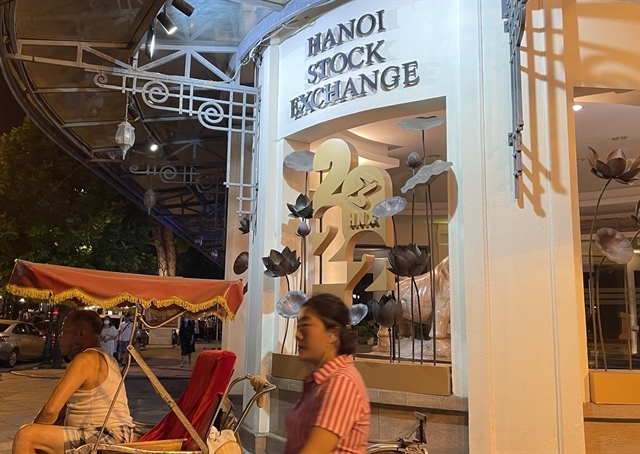 Outside the Hanoi Stock Exchange's building — VNS Photo Ly Ly Cao