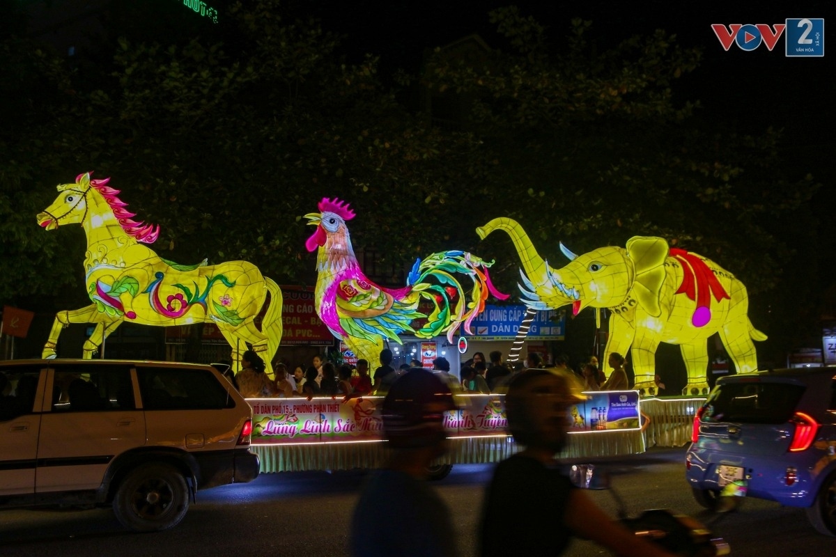 The highlight of the festival this year will be a procession held at Nguyen Tat Thanh Square on September 23, with this event drawing the participation of 60 giant colourful lanterns.