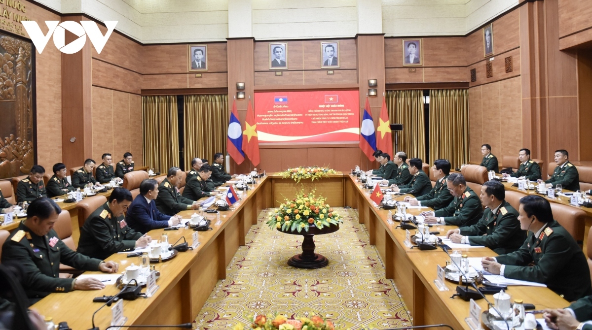 An overview of talks in Hanoi on September 26 between General Luong Cuong, director of the General Political Department of the Vietnam People’s Army, and Senior Lieutenant General Thongloi Silivong, Deputy Defense Minister and director of the General Political Department of the Laos People’s Army.