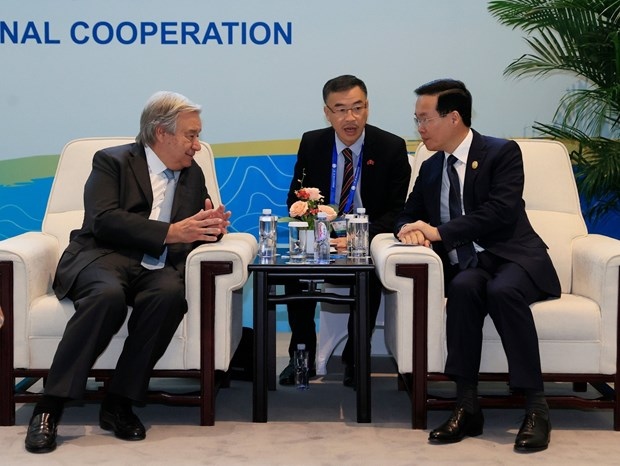 UN Secretary General Antonio Guterres (L) and Vietnamese State President Vo Van Thuong meet on the sidelines of the third Belt and Road Forum in Beijing, China, on October 18. (Photo: VNA)