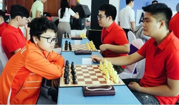 Dau Khuong Duy (left) is among outstanding Vietnamese chess players to compete at FIDE World Cadet Championships (Photo: Internet)
