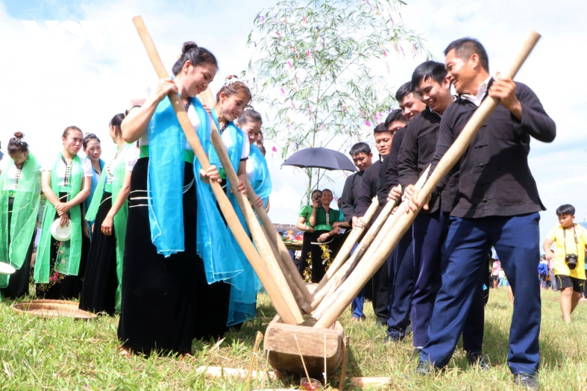 Making green rice is a major part of the festival.