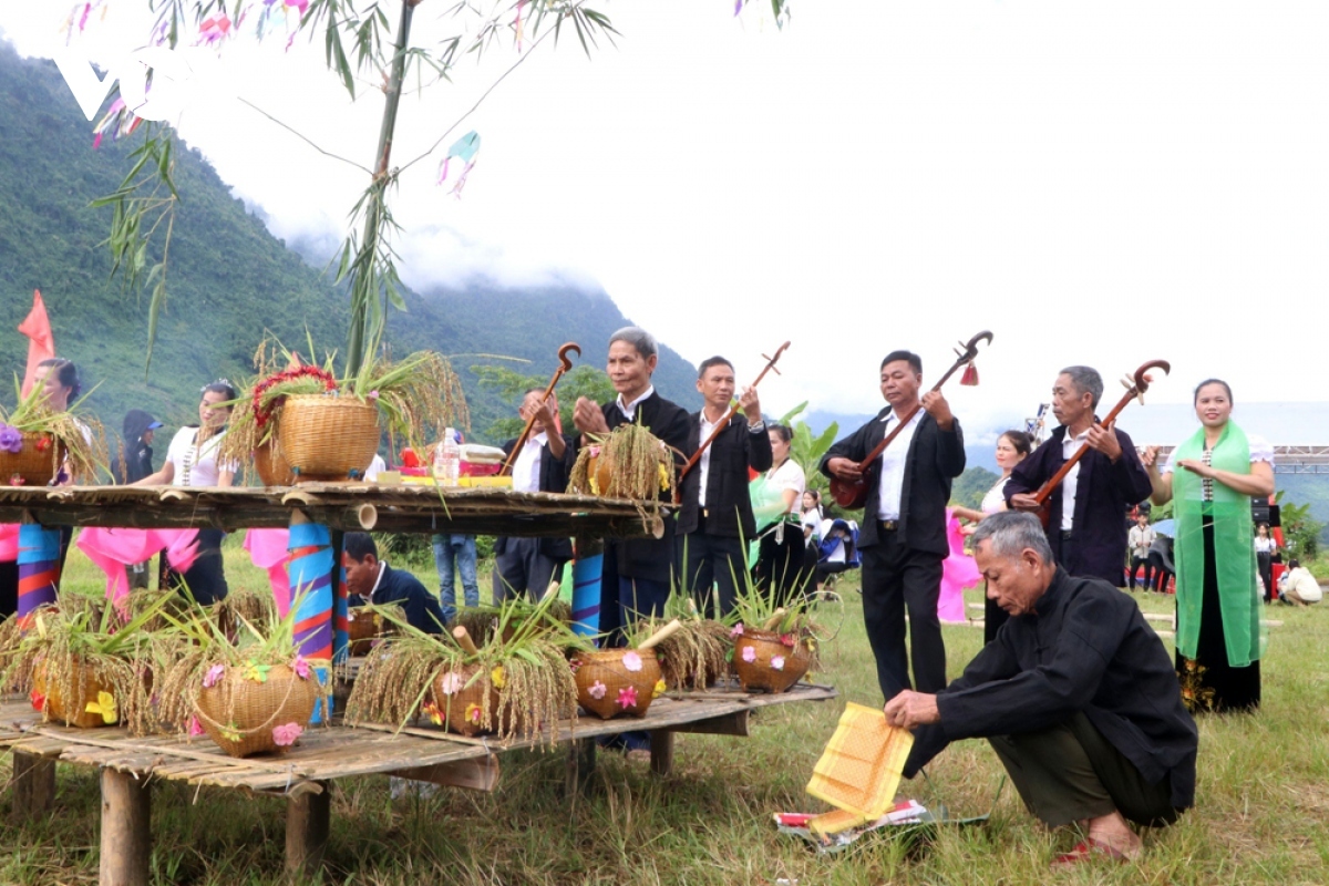 They believe that people on earth are influenced by heaven and gods. Heaven sends a representative to earth to communicate with people and to bring happiness, good health, favourable weather, and bumper crops, then also allows people to express their wishes and desires to gods.