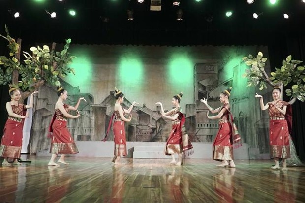 A dancing performance by artists from the Lao National College of Arts at the musical exchange in Vientiane on October 29.