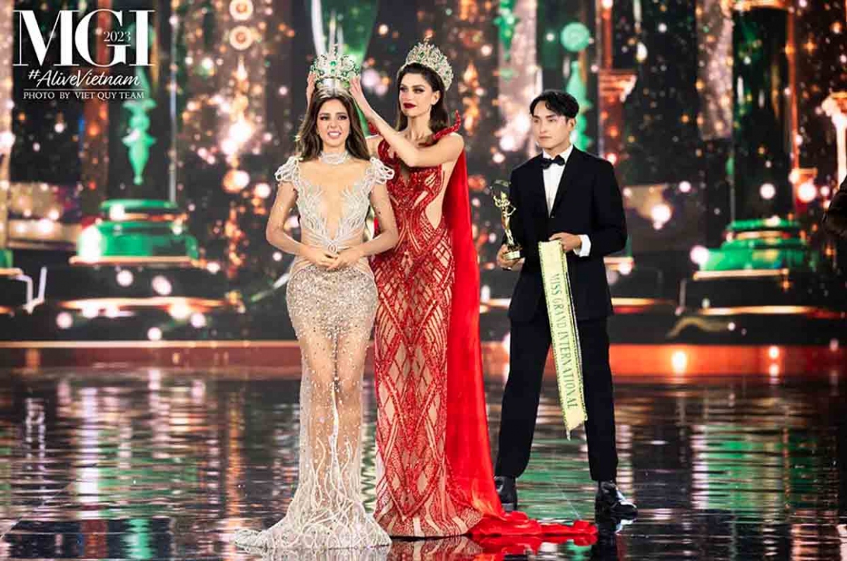 Peruvian contestant Luciana Fuster crowned Miss Grand International 2023. (Photo: Viet Quy Team)