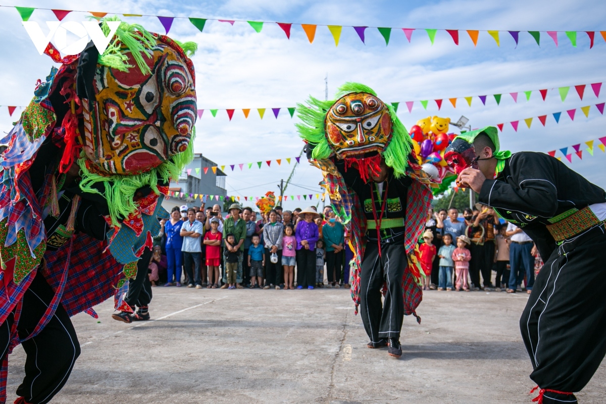 Recognised as a national intangible cultural heritage in 2017, the lion-cat dance is a form of folk art popular among the Tay ethnic minority people.