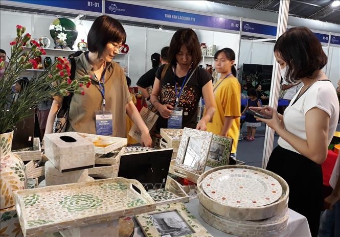 Handicraft products are on display at the fair (Photo: VNA)