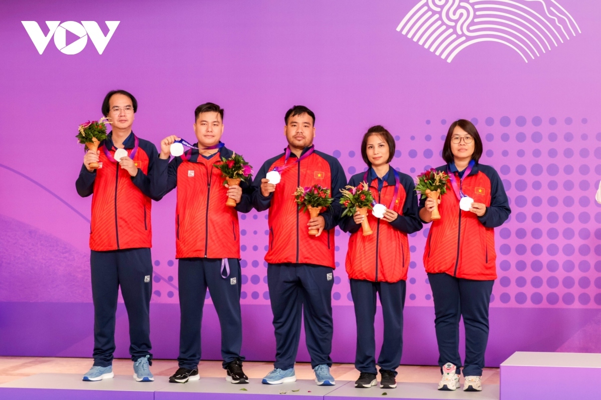 Vietnamese Xiangqi athletes win a silver medal in the mixed team at ASIAD 19.