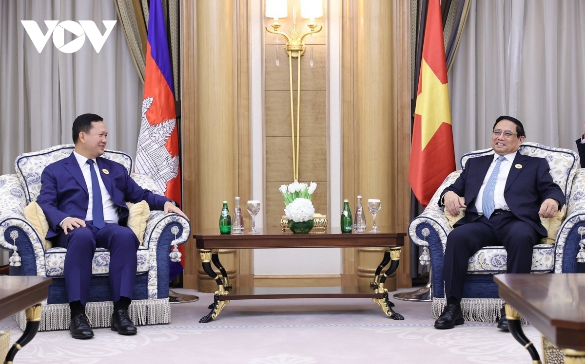 Vietnamese Prime Minister Pham Minh Chinh R) meets with Cambodian PM Hun Manet on the sidelines of the first ASEAN-GCC Summit in Riyadh, Saudi Arabia, on October 20.