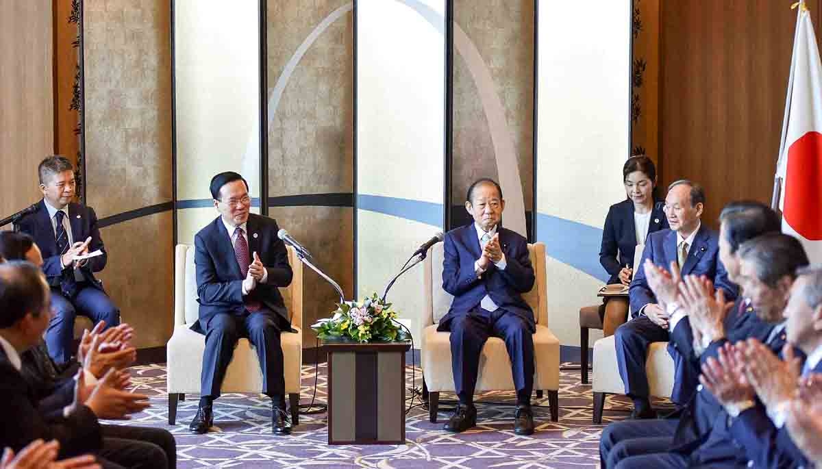 Vietnamese President Vo Van Thuong receives Chairman of the Japan-Vietnam Parliamentary Friendship Alliance Toshihiro Nikai, former Prime Minister Yoshihide Suga and a number of parliamentarians in the ruling Liberal Democratic Party (LDP) during his ongoing visit to Japan