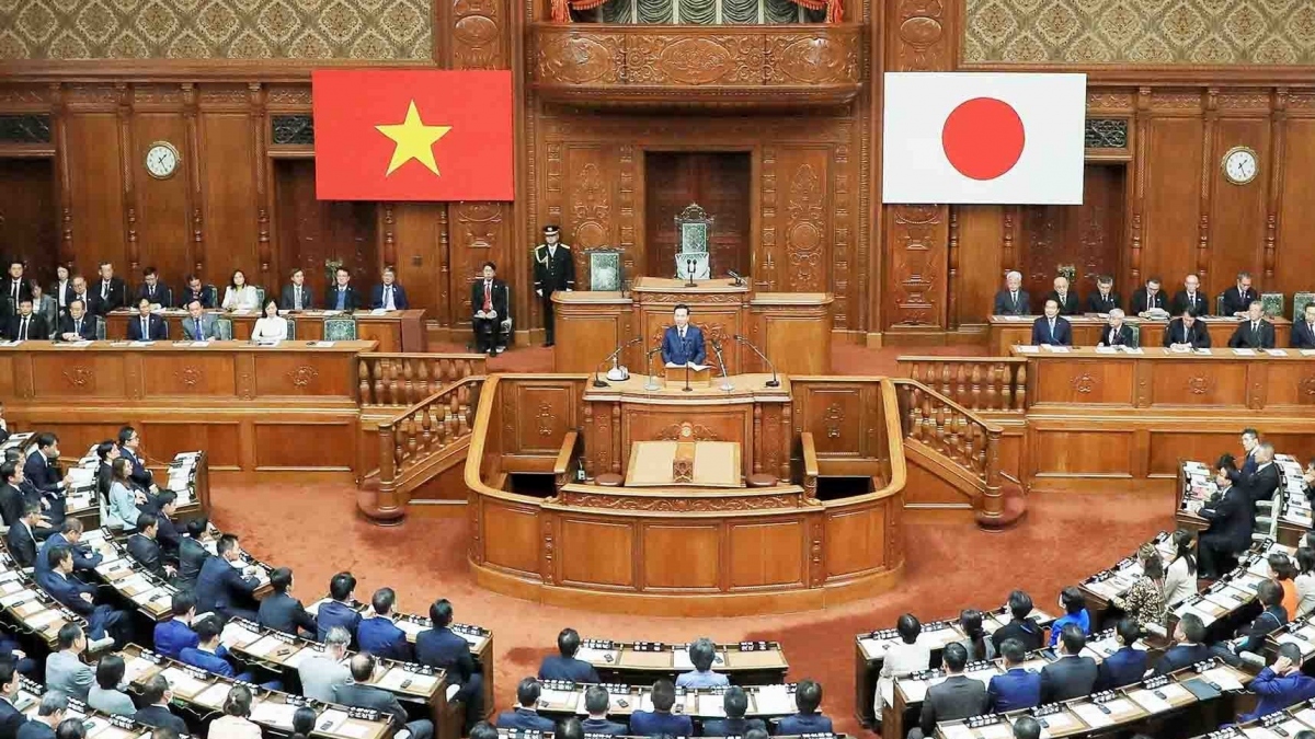 Vietnamese President Vo Van Thuong delivers a policy speech at the Japanese Diet (parliament) on November 29.