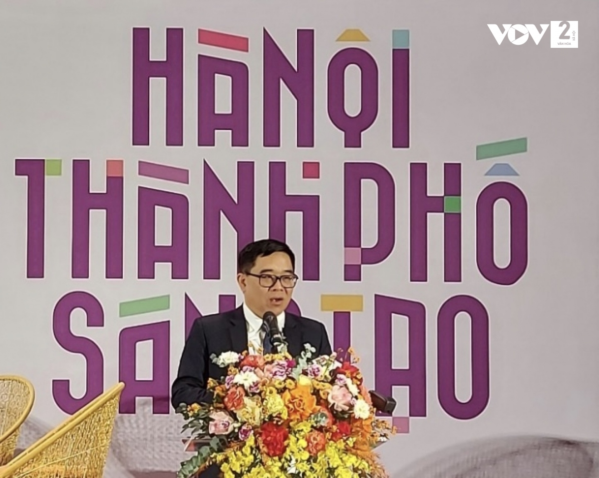 Do Dinh Hong, director of the Hanoi Department of Culture and Sports speaks at the gathering