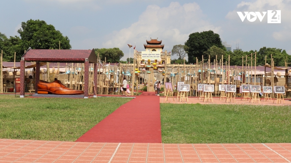 The festival not only offers opportunities for craft villages to exchange experiences and learn from each other, but also serves to honour artisans and skilled craftsmen.